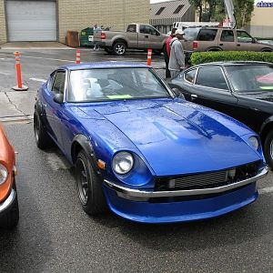Blue 240Z with flares