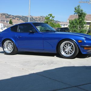 Blue 240Z with Racing Hart C2 wheels