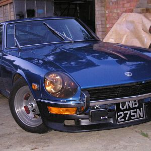 240z with short shocks fitted