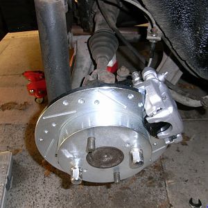 Nissan Maxima calipers/280zx rear disc conversion for S30